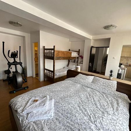 Brasov Place别墅 外观 照片